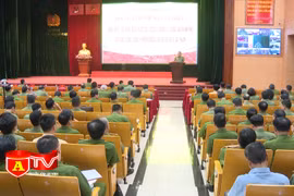 Công an Hà Nội triển khai Nghị quyết 18 về tăng cường quản lý, phòng ngừa cán bộ chiến sỹ sai phạm