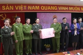 Thứ trưởng Thường trực Bộ Công an Đặng Văn Hiếu chúc Tết CAQ Hai Bà Trưng 