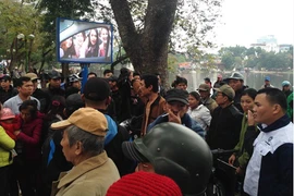 Hà Nội: Kịp thời cứu người đàn ông nhảy xuống hồ Thiền Quang