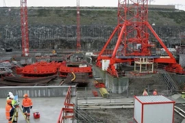 Pháp tìm cách giải quyết khủng hoảng hạt nhân