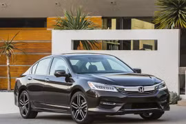 Honda Accord 2016: Thiết kế mới mẻ, công nghệ hiện đại