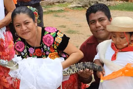  Mexico: Thị trưởng cưới cá sấu để cầu may