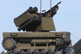 Nga trình làng rô-bốt chiến đấu siêu hiện đại Platform-M