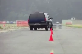 Xe chống đạn (2): Cận cảnh quá trình “lột đồ” để bọc thép