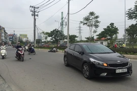 Người phụ nữ chạy xe máy ngược chiều bị ô tô tông trọng thương