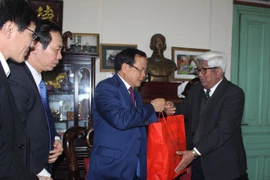 Bí thư Thành ủy Hà Nội thăm và chúc Tết các đồng chí nguyên lãnh đạo, các nhà khoa học, văn nghệ sĩ