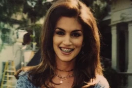 Thú vị xem ảnh “sinh đôi” của Cindy Crawford với…con gái