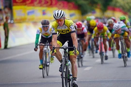 Tay đua người Pháp khoác áo đội đua Lào về nhất chặng 3