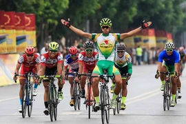 Tay đua Nguyễn Thành Tâm về nhất chặng 5