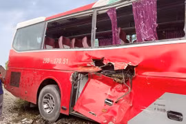 Cơ quan điều tra nêu quan điểm về vụ xe chở học sinh bị tàu hỏa húc văng tại Hà Nội