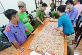 Clip: Nam thanh niên trong đường dây lừa bán vàng giả khai gì tại cơ quan công an?