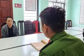 'Nữ quái' dùng con trai làm 'bình phong' đi giao dịch ma túy