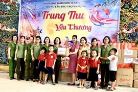 Tết Trung thu yêu thương cho trẻ em thiệt thòi