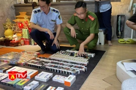 Phát hiện nhiều mặt hàng mỹ phẩm, thuốc lá điện tử không rõ nguồn gốc xuất xứ