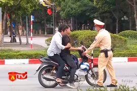 Tuần tra kiểm soát giao thông, phát hiện 2 vụ có dấu hiệu phạm pháp hình sự