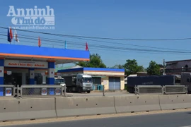 Lưới chống lóa trên QL 1A bị tháo dỡ, gây mất an toàn giao thông