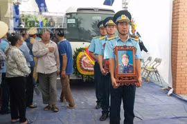 Toàn cảnh tang lễ Đại tá phi công Trần Quang Khải tại Nghệ An