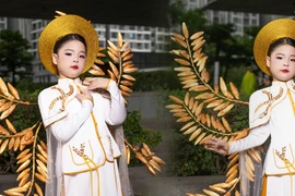 Nguyễn Lưu Hoài An - mẫu "nhí" gây ấn tượng tại "Lễ hội Áo dài Du lịch Hà Nội 2025" 