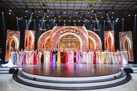 24 "bông hồng" tranh tài tại đêm bán kết "Hoa hậu Doanh nhân Việt Nam 2025"