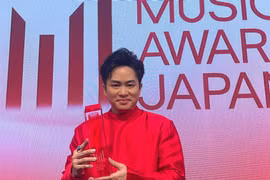 Chia sẻ xúc động của Tùng Dương khi nhận giải thưởng âm nhạc danh giá nhất Nhật Bản