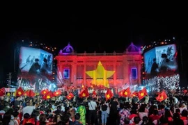 Hà Nội bừng sáng với chương trình nghệ thuật 3D Mapping "Hà Nội - Rạng rỡ"