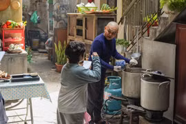 Tiết lộ đặc biệt của "vua hài" Xuân Hinh trong lần đầu tiên đóng phim chiếu rạp