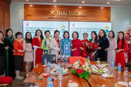 Thành lập "Câu lạc bộ Di sản áo dài Việt Nam" tại Trung Quốc