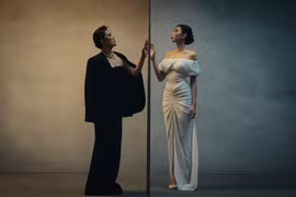 Bộ ảnh đậm chất điện ảnh của Hoa hậu Thuỳ Tiên và nghệ sĩ Hồng Đào