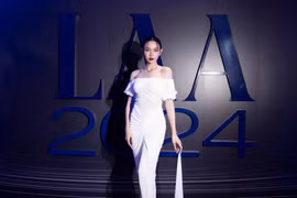 Hoa hậu Thùy Tiên nhận 2 giải thưởng cùng một lúc