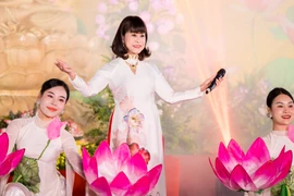 Hồ Quỳnh Hương cùng dàn nghệ sĩ tỏa sáng tại đêm nhạc "Sáng đạo trong đời" ở Ninh Bình