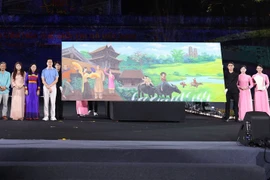 Đấu giá thành công 2,5 tỷ đồng ủng hộ đồng bào vùng lũ tại show diễn "Bước chân Di sản"