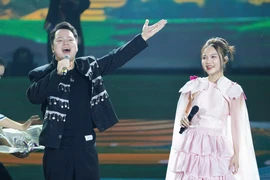 Thanh Phong và Quỳnh Như tỏa sáng tại "Lễ hội Hoa Ban 2025"