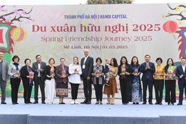 Hơn 400 đại biểu trong nước và quốc tế "Du xuân Hữu nghị 2025" tại Mê Linh, Hà Nội