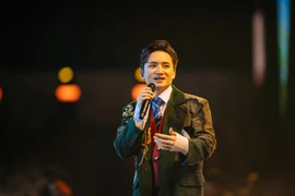4.000 khán giả Hà Nội "lãi" to khi xem live-concert của Phan Mạnh Quỳnh