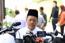 Malaysia điều tàu và máy bay giám sát hơn 100 tàu cá Trung Quốc