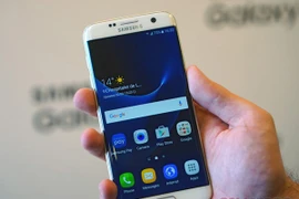 Galaxy S7 và S7 edge trang bị cảm biến chống nước qua cổng USB?