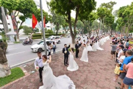  30 cặp đôi tham gia album cưới tập thể