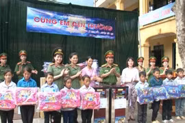 Ấm lòng học sinh vùng cao khi bước vào năm học mới