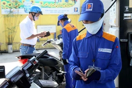 Petrolimex lãi gần 1.600 tỷ đồng nhờ kinh doanh xăng dầu