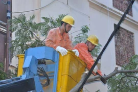 EVN Hà Nội mở rộng thanh toán tiền điện qua ngân hàng