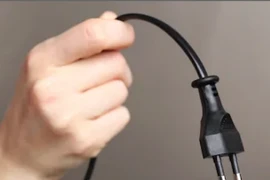 Cháu bé tử vong do bị điện giật tại đám cưới