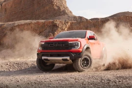 Ranger Raptor thế hệ mới viết lại luật chơi của giới Off-road