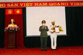 Thăng cấp bậc hàm Đại tá đối với đồng chí Trưởng Công an quận Cầu Giấy