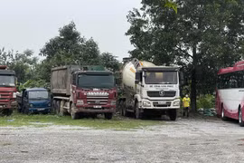 Xử phạt hàng chục lái xe bồn trộn bê tông chạy bát nháo trong phố 