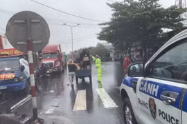 Thông xe trên tuyến Quốc lộ 1 sau bão số 9