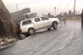 Cảnh báo tai nạn nghiêm trọng, liên hoàn khi đi ngắm băng tuyết trên núi cao