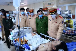 Thăm hỏi CSGT bị trọng thương khi làm nhiệm vụ