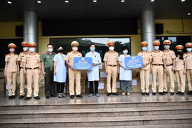 Cục CSGT đồng hành cùng y, bác sỹ tuyến đầu phòng chống dịch 