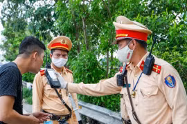 Trong 3 tuần, phát hiện gần 100 tài xế “nghiện”, hơn 9.300 “ma men”