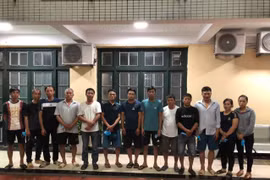 Hót trọn ổ “ cát tặc” trong đêm mưa bão giữa mùa Covid-19